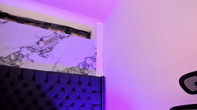 CarolineFyre élő XXX-chatje