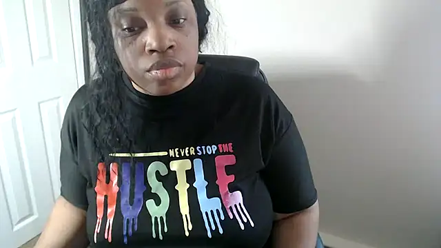 Chat +18 de Sexymona1218 ao vivo