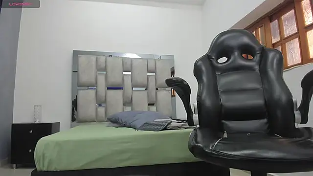 khris__evans Adlı Modelin Web Kamerası Şovu