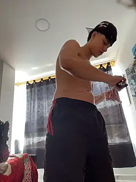 XXX chat uživo modela Lander_Cruz