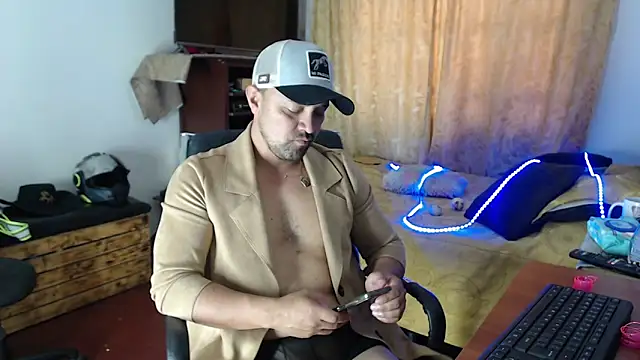 AlejoMorettiのウェブカメラショー