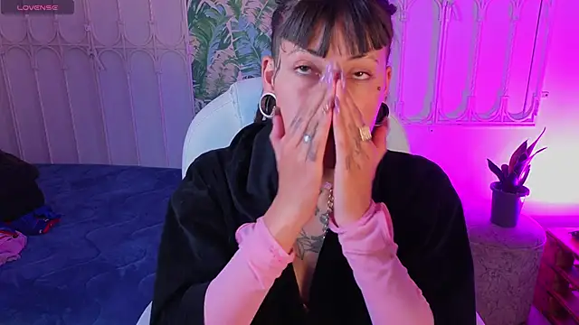 _sharlotte777's Live XXX Chat