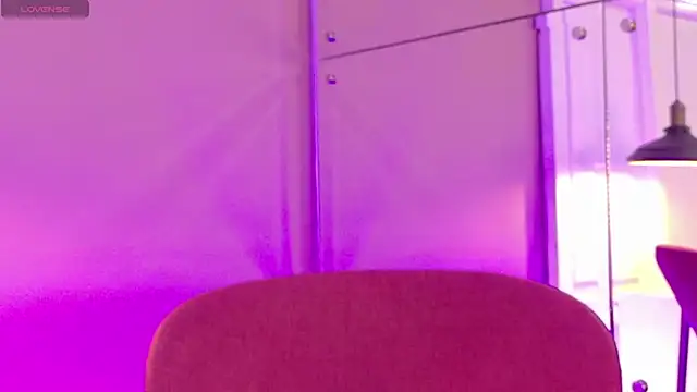 JuliaaVega's Live XXX Chat