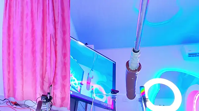 NathaxaLeans 现场XXX聊天