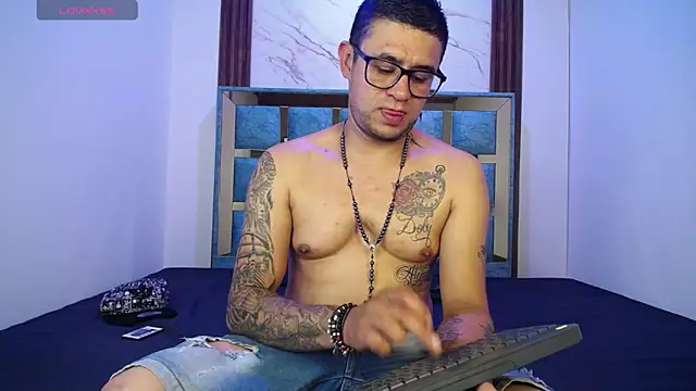 Chat +18 de Nickk_21_ ao vivo