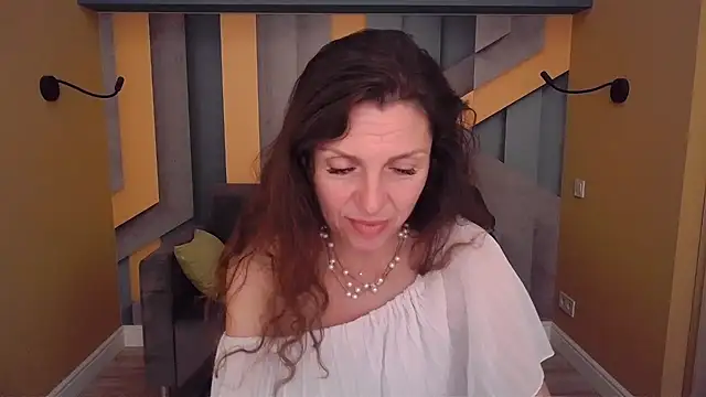 EllaLong's Live XXX Chat