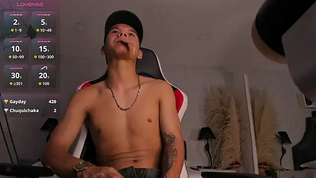 แชท XXX สดของ DylanRoyce_