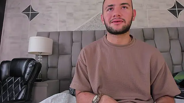 MaximusClark élő XXX-chatje