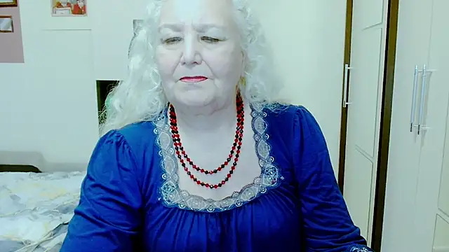 GrannyAlisa Adlı Modelin Canlı XXX Sohbeti