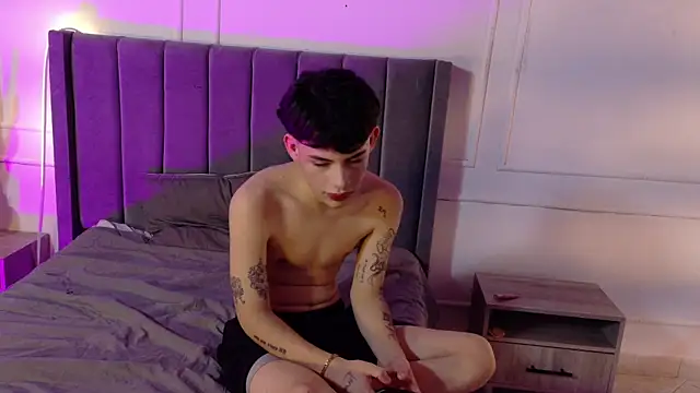 Zeyn_smith's Webcam Show