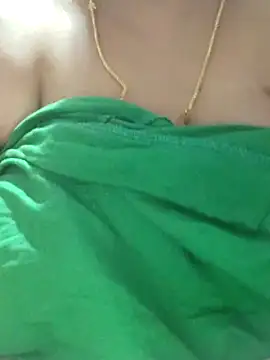 tamilthanushri Adlı Modelin Canlı XXX Sohbeti
