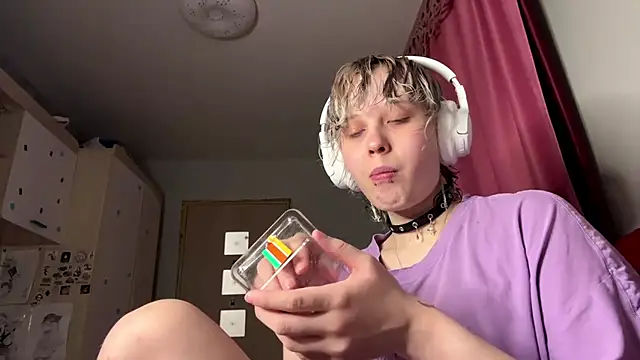CuteLilit élő XXX-chatje