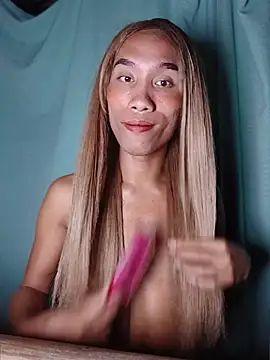 PeachyLuxe's Webcam Show