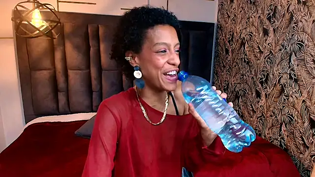 Chat +18 de Zia_Green ao vivo