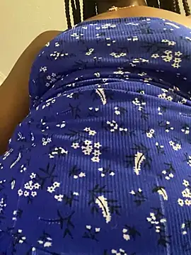 Dellah27 – Naživo XXX chat