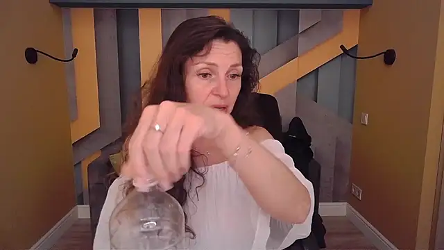 Chatroom XXX en direct de EllaLong