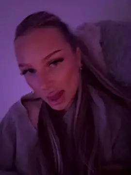 blondeeee Chat XXX in diretta