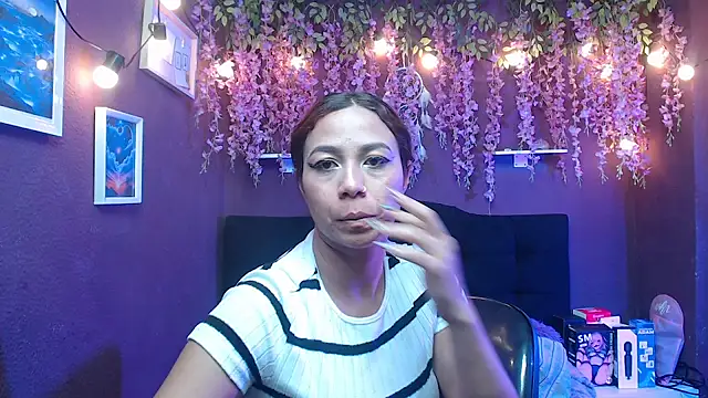 Chatroom XXX en direct de monik299