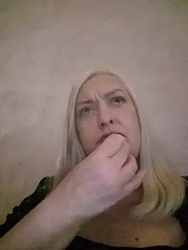 Julia20X's Webcam Show