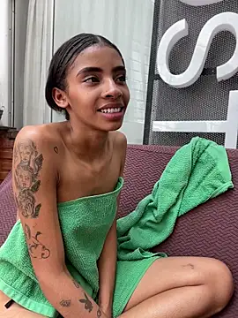 Chatroom XXX en direct de SaharaX_X