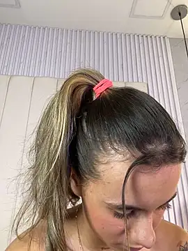 JuliaColemann live XXX chat
