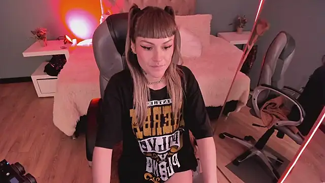 Chat +18 de Kim_Jeins666_ ao vivo