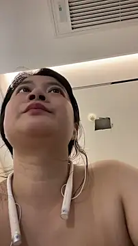 mo-mo-69 Chat XXX in diretta