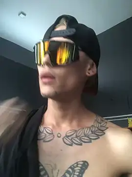 Show modela maxwell_crazy1 na web-kameri