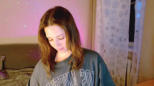 KiraVair's Live XXX Chat