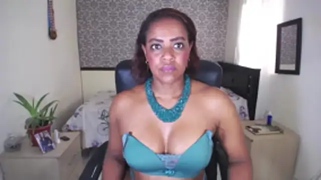 EvaFoxtern Live XXX chat