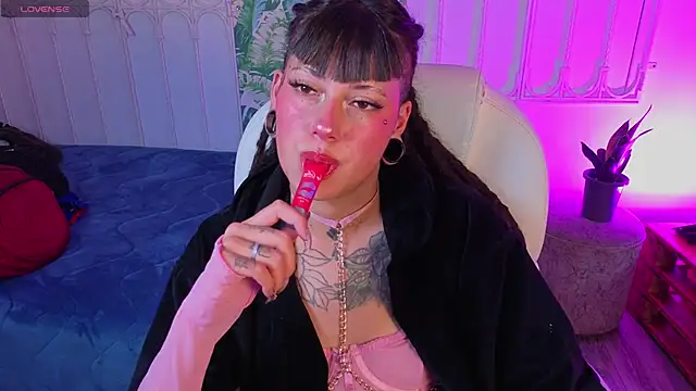 Chatroom XXX en direct de _sharlotte777