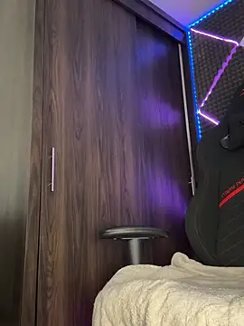 bigryann23's Live XXX Chat