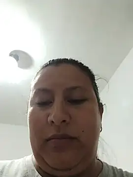 SexyandnaughtyLatinos: διαδικτυακό σόου στην κάμερα