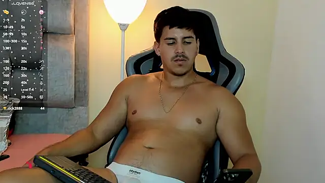 Chat XXX en directo de victor_vixen