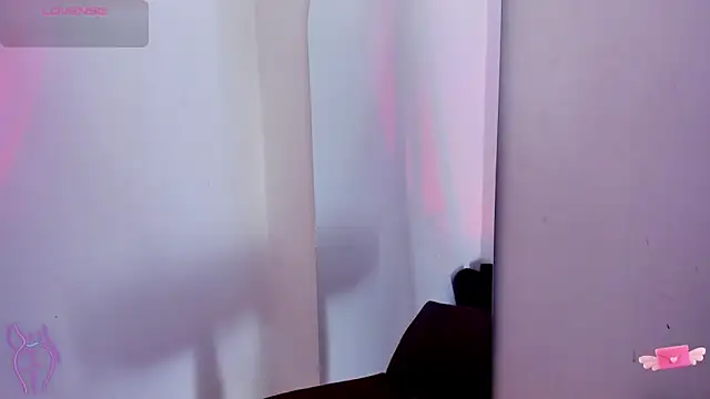 Viioleett_cum 即時 XXX 聊天