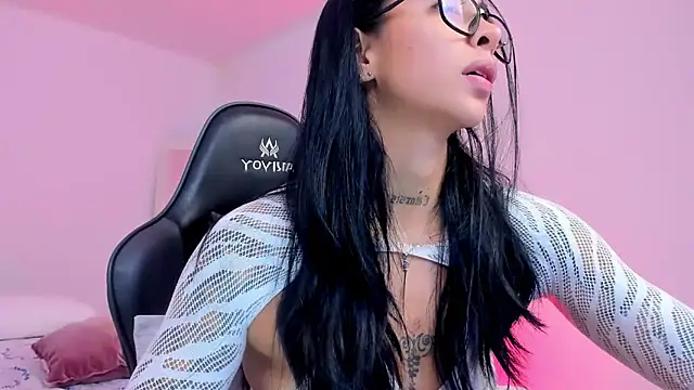 sophierooy22's Live XXX Chat