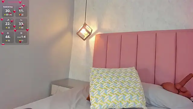 SUNNYCYRUSn Live XXX chat