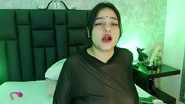 crystaldarliing's Live XXX Chat