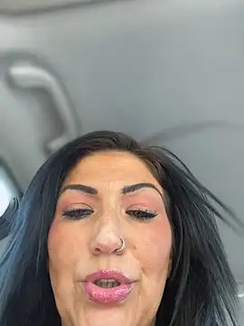 LittleMissEeve's Live XXX Chat