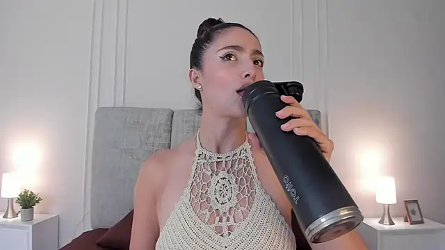 Angel-bells live XXX chat