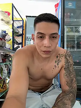 OliverWest04 Chat XXX in diretta