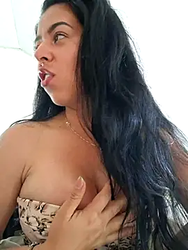 Luianna's Live XXX Chat