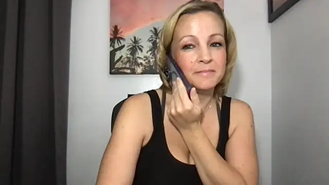 Show modela SattivvaXXX na web-kameri