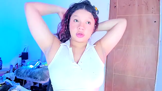Chat XXX en directo de Emily_Coper18