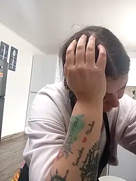Fernandar2025's Live XXX Chat