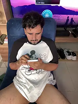 AlexGameplayn Webbikameraesitys