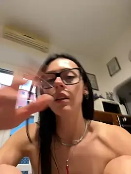 alibi_room's Live XXX Chat