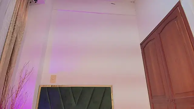 SofiHudson's Live XXX Chat