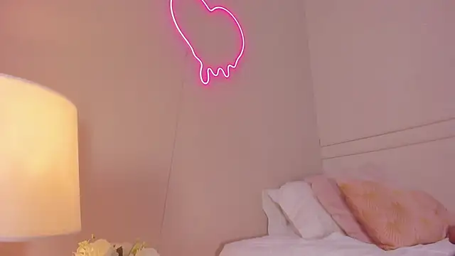 _lucia_18 – Naživo XXX chat