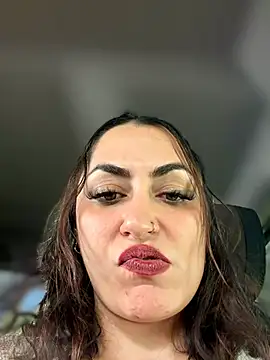YourQueen18's Webcam Show